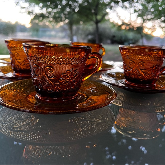 Amber Glass Sandwich Daisy Pattern Cups & Saucers, Vintage Tiara / Indiana Glass - Picture 2 of 16